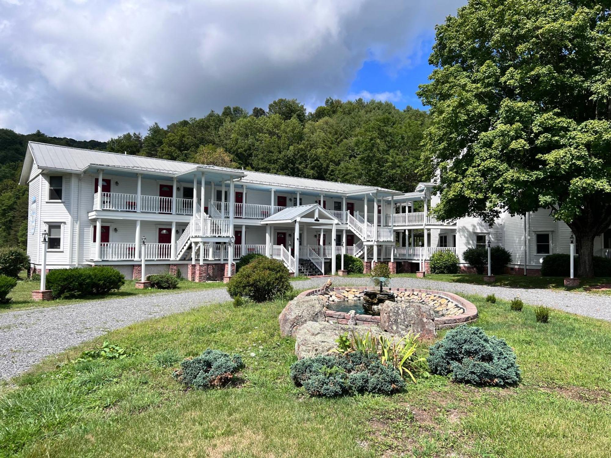 Mountain Quest Inn Marlinton Exterior foto